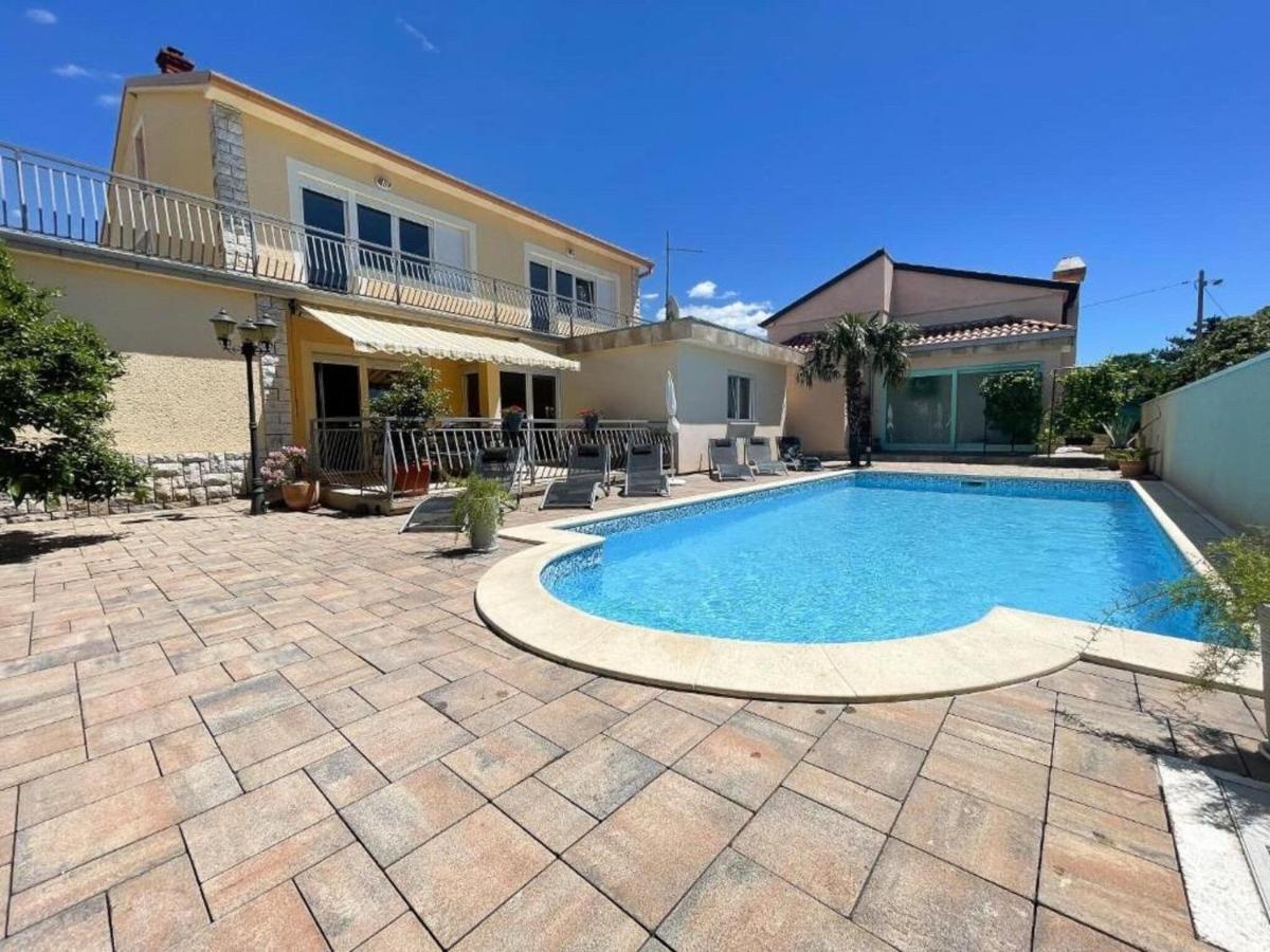 Comfortable With Private Pool Ferienhaus